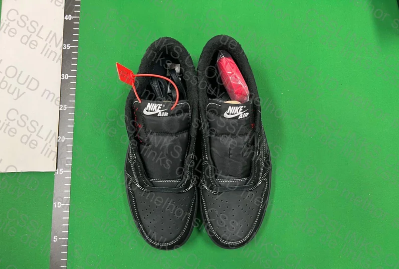 Travis Scott x Air Jordan 1 Low OG Black Phantom 4