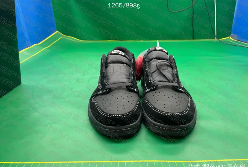 Travis Scott x Air Jordan 1 Low OG Black Phantom 2