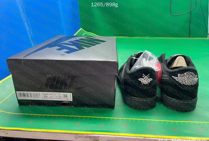 Travis Scott x Air Jordan 1 Low OG Black Phantom 7
