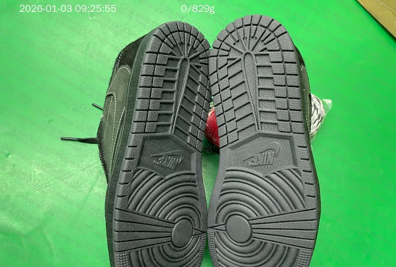Travis Scott x Air Jordan 1 Low OG Black Phantom
