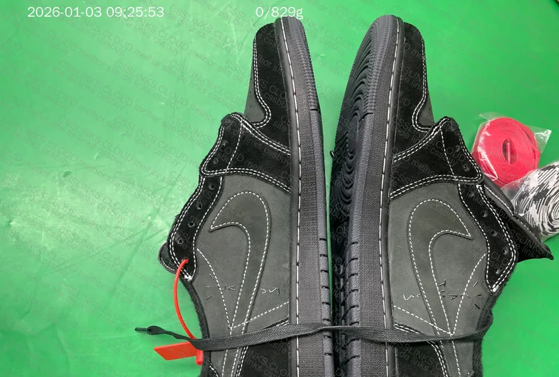 Travis Scott x Air Jordan 1 Low OG Black Phantom 9