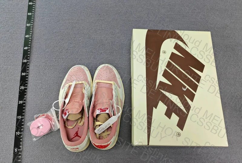 TRAVIS SCOTT X AIR JORDAN 1 LOW OG SHY PINK