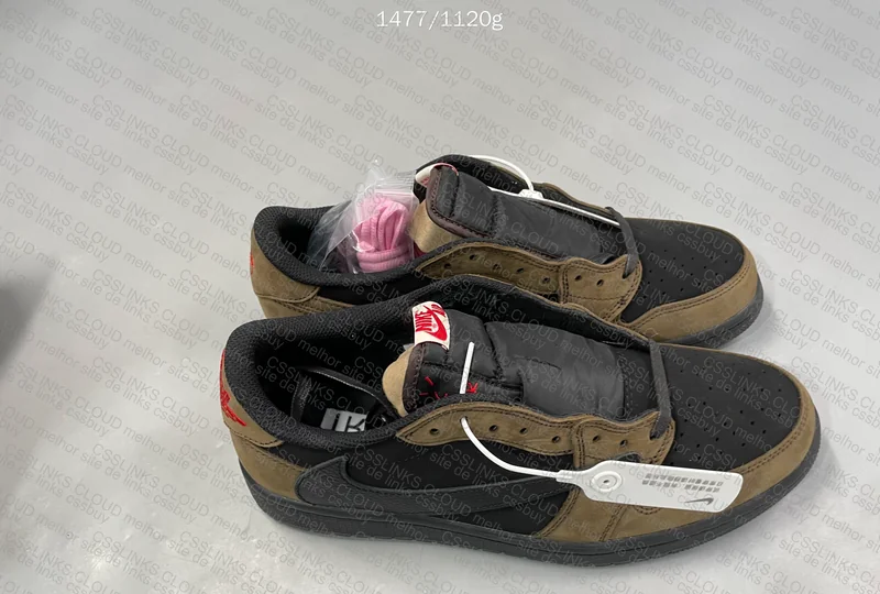Travis Scott x Air Jordan 1 Low OG SP Velvet Brown 3