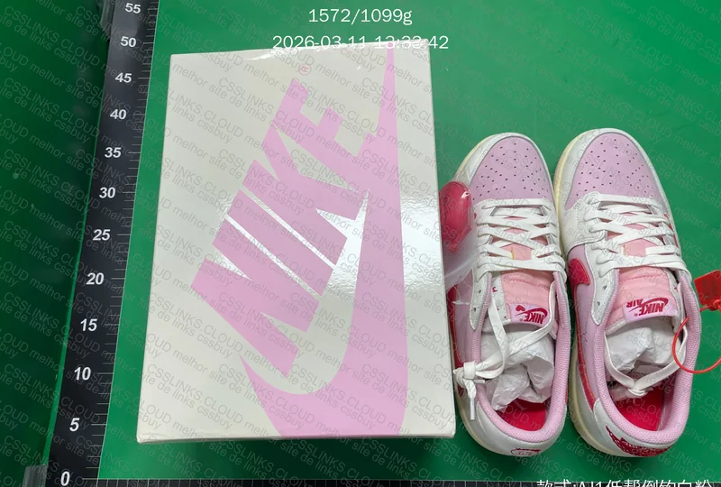 Travis Scott x Air Jordan 1 Low OG "Tropical Pink" 3