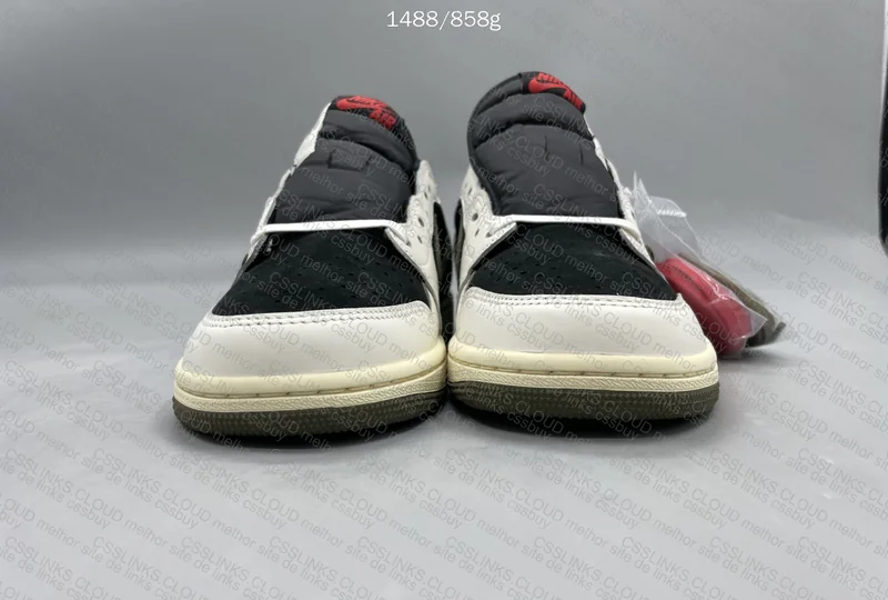 Travis Scott x Air Jordan 1 Low Olive 2