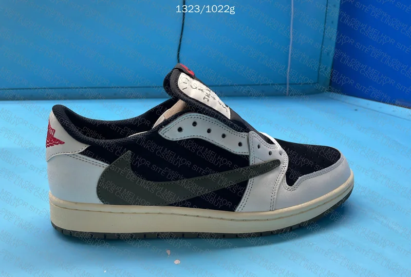 Travis Scott x Air Jordan 1 Low Olive 4