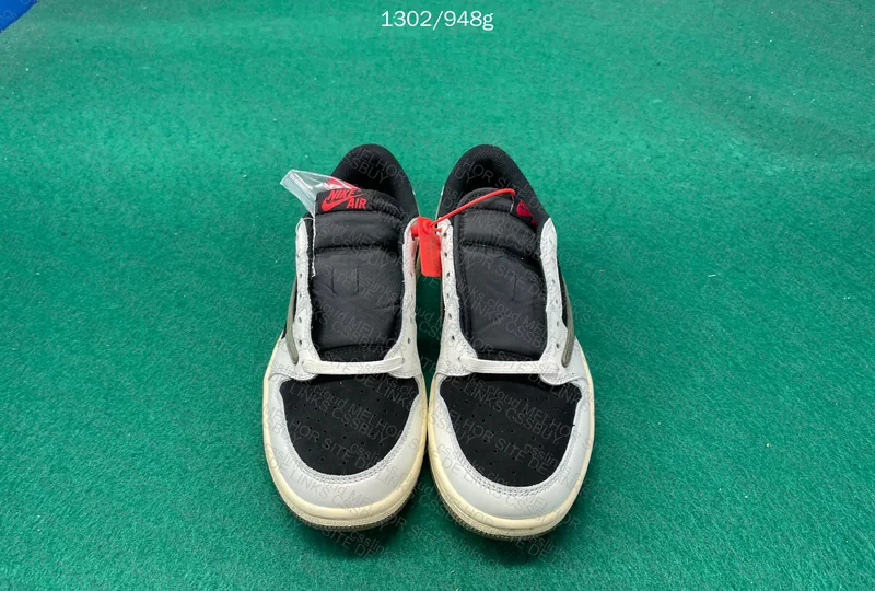 Travis Scott x Air Jordan 1 Low Olive