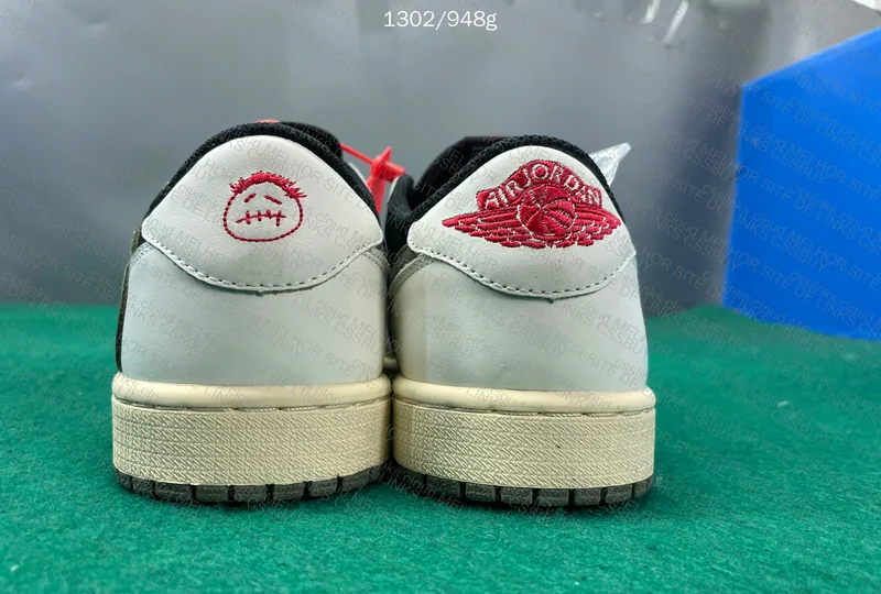 Travis Scott x Air Jordan 1 Low Olive 4