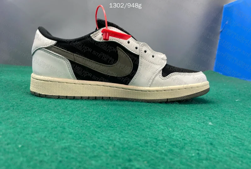 Travis Scott x Air Jordan 1 Low Olive 9