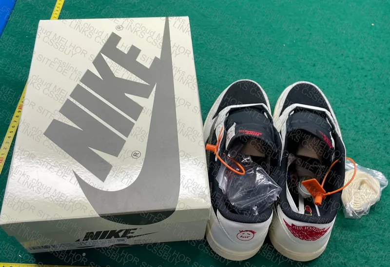 Travis Scott x Air Jordan 1 Low Olive