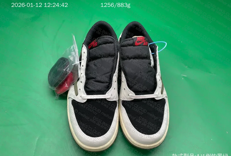 Travis Scott x Air Jordan 1 Low Olive 4