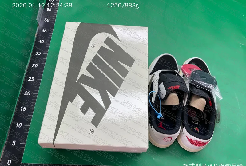 Travis Scott x Air Jordan 1 Low Olive 5