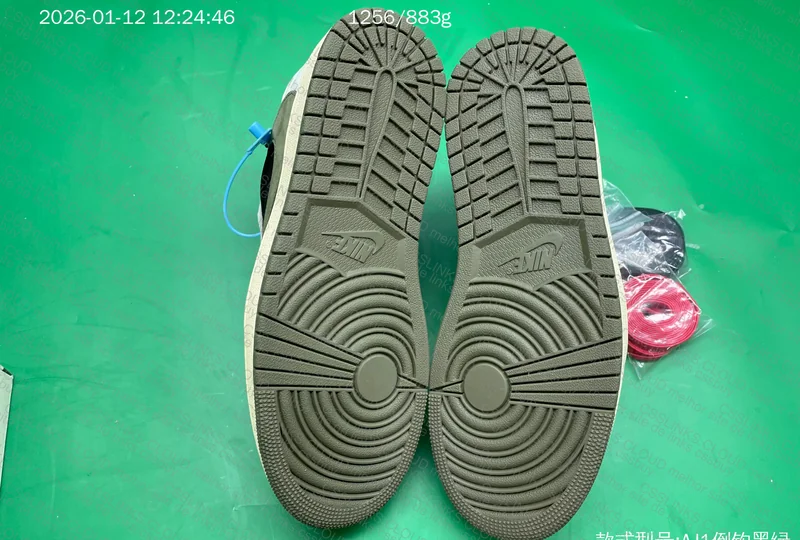 Travis Scott x Air Jordan 1 Low Olive 7