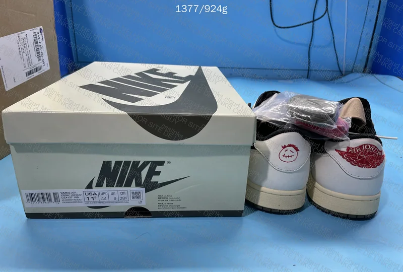 Travis Scott x Air Jordan 1 Low Olive Fk b