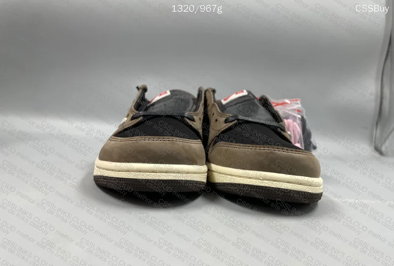 Travis Scott x Air Jordan 1 Low Retro SP Dark Mocha 2
