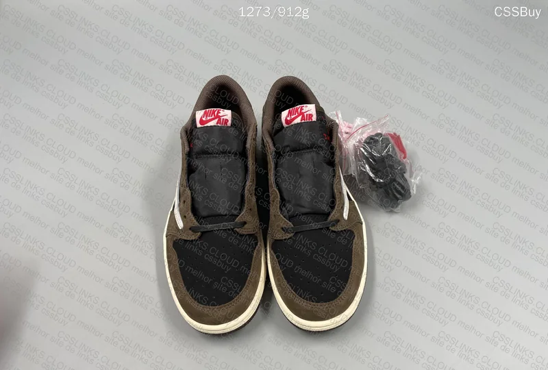 Travis Scott x Air Jordan 1 Low Retro SP Dark Mocha 2