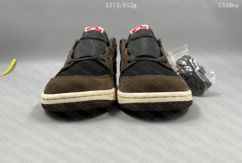 Travis Scott x Air Jordan 1 Low Retro SP Dark Mocha 3
