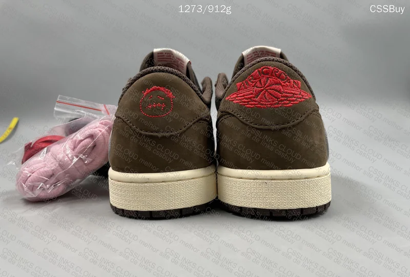 Travis Scott x Air Jordan 1 Low Retro SP Dark Mocha 4