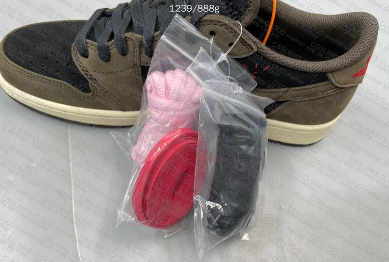 Travis Scott x Air Jordan 1 Low Retro SP Dark Mocha 2