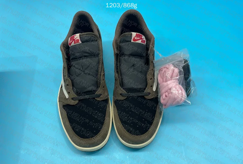 Travis Scott x Air Jordan 1 Low Retro SP Dark Mocha 2