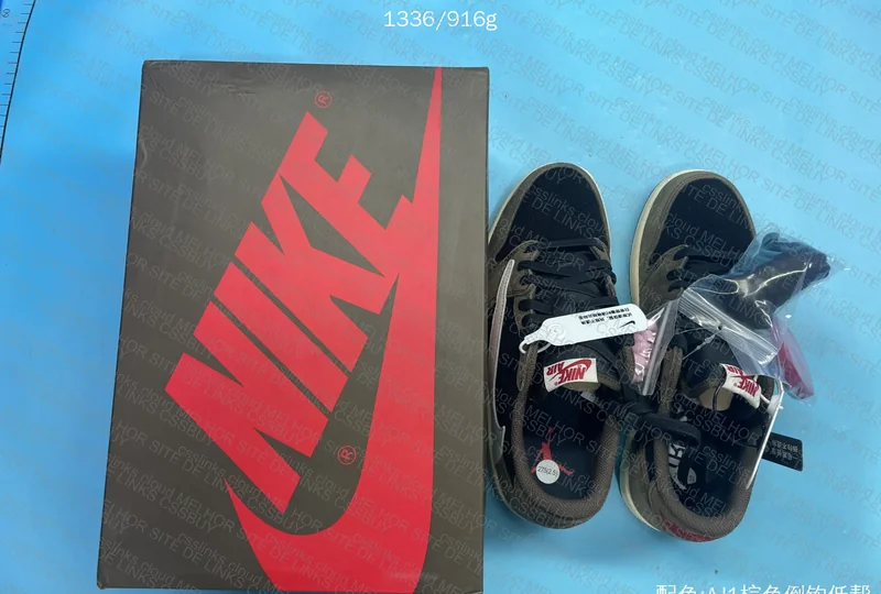 Travis Scott x Air Jordan 1 Low Retro SP Dark Mocha