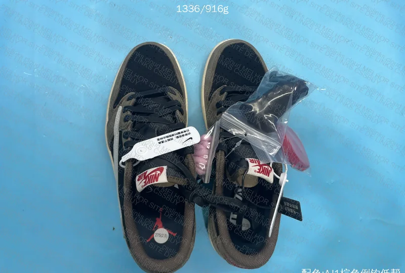 Travis Scott x Air Jordan 1 Low Retro SP Dark Mocha 3