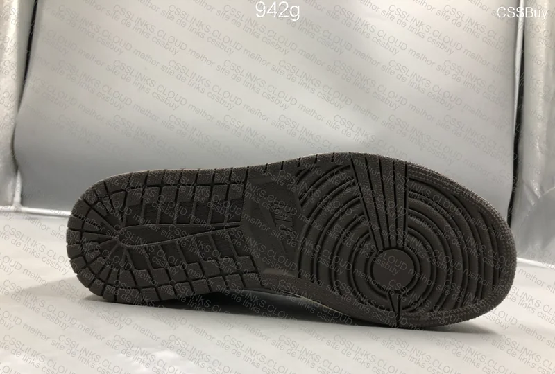 Travis Scott x Air Jordan 1 Low Reverse Mocha 11