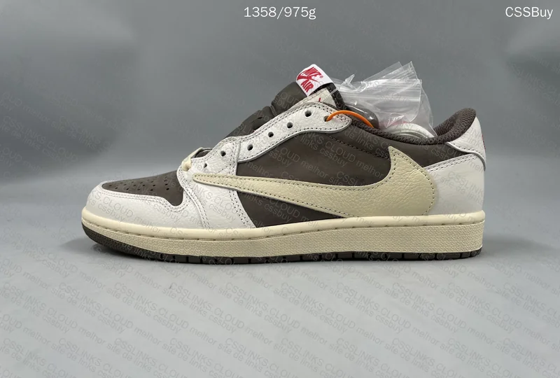 Travis Scott x Air Jordan 1 Low Reverse Mocha 5