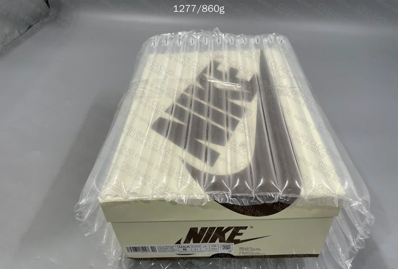 Travis Scott x Air Jordan 1 Low Reverse Mocha 7