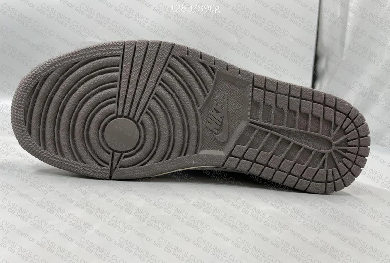 Travis Scott x Air Jordan 1 Low Reverse Mocha 7