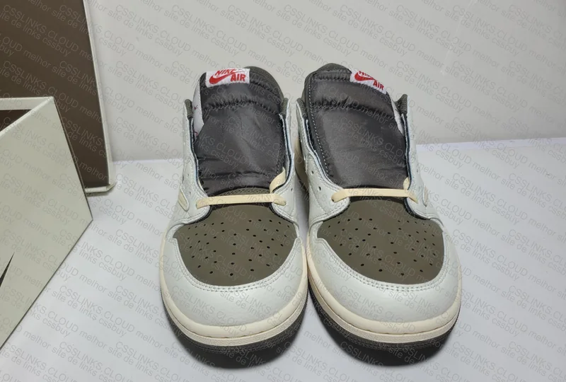 Travis Scott x Air Jordan 1 Low Reverse Mocha