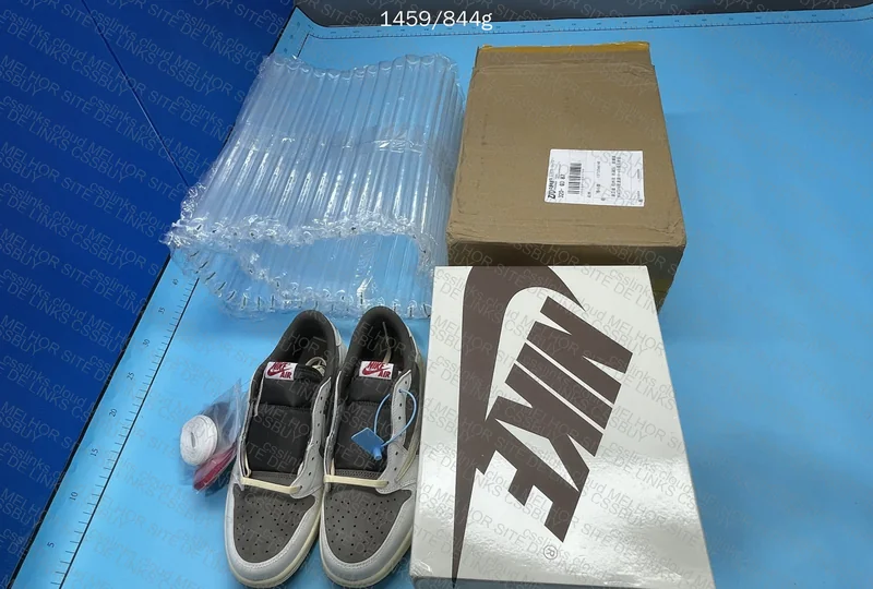 Travis scott x Air Jordan 1 Low Reverse mocha 10