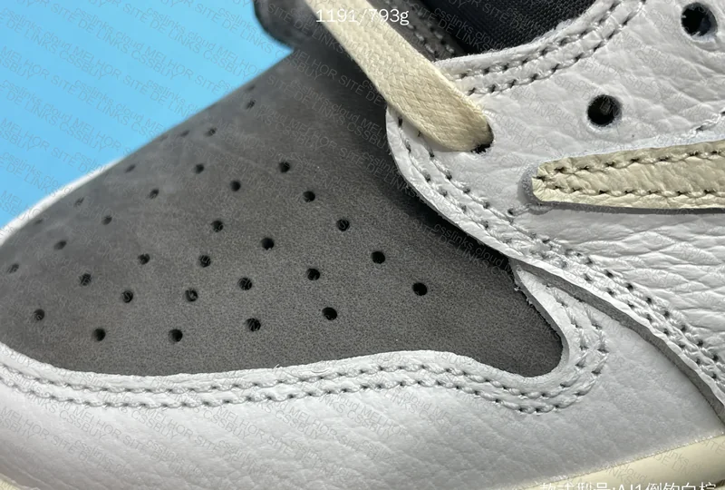 Travis Scott x Air Jordan 1 Low Reverse Mocha 3