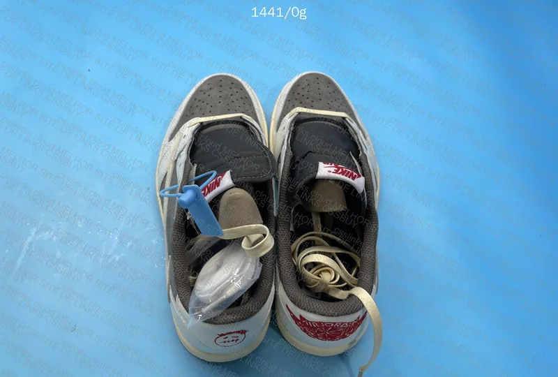 Travis Scott x Air Jordan 1 Low Reverse Mocha 4
