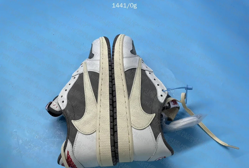 Travis Scott x Air Jordan 1 Low Reverse Mocha 7