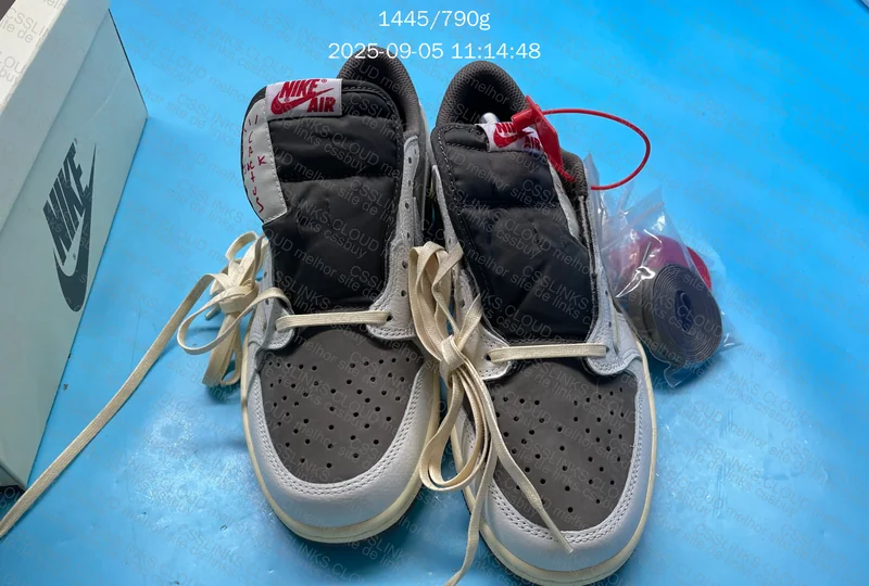 Travis Scott x Air Jordan 1 Low Reverse Mocha 7