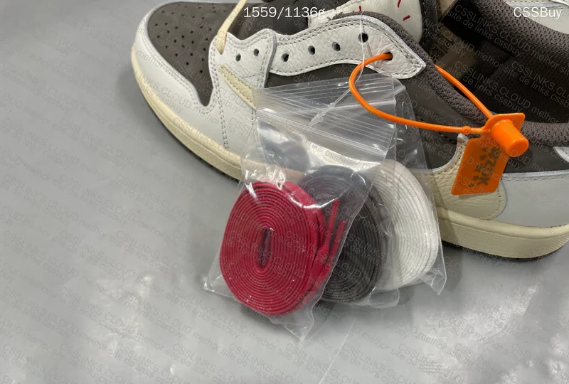 Travis Scott x Air Jordan 1 Low Reverse Mocha (GL ? ) 10