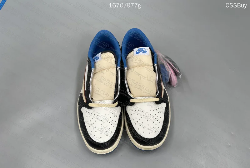 Travis Scott x Air Jordan 1 Low TS