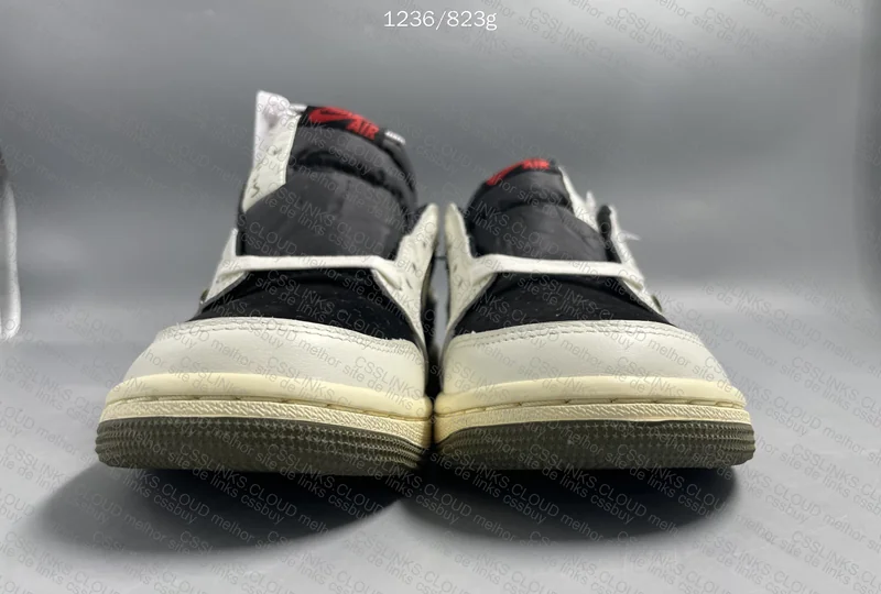 Travis Scott x Air Jordan 1 Olive 2