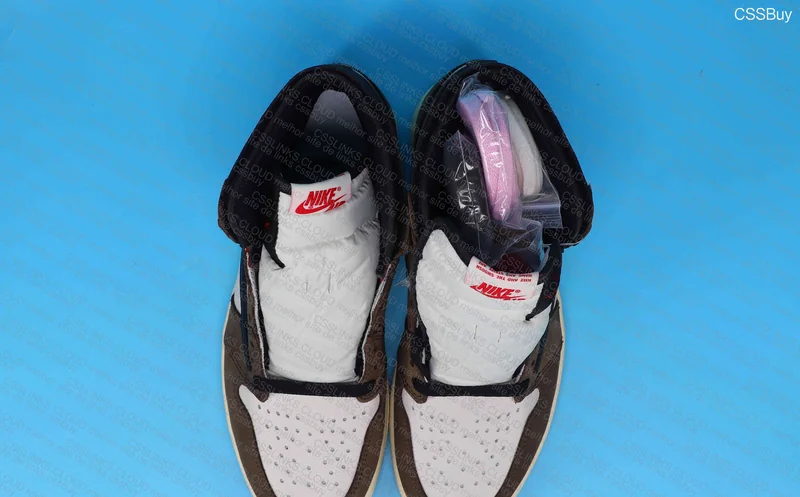 Travis Scott x Air Jordan 1 Retro High Dark Mocha