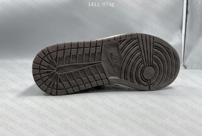 Travis Scott x Air Jordan 1 Retro High Dark Mocha 6