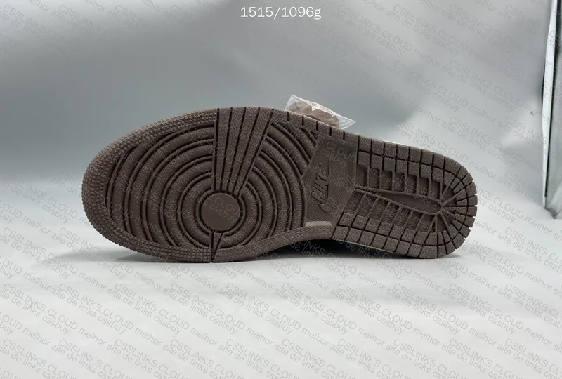Travis Scott x Air Jordan 1 Retro High Dark Mocha