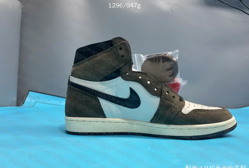 Travis Scott x Air Jordan 1 Retro High Dark Mocha
