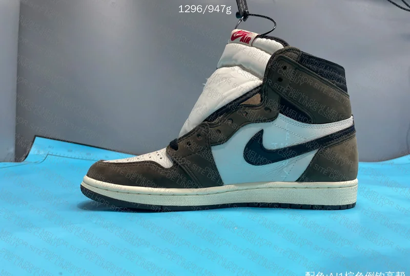 Travis Scott x Air Jordan 1 Retro High Dark Mocha 6