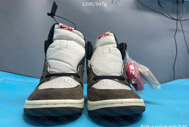 Travis Scott x Air Jordan 1 Retro High Dark Mocha 7