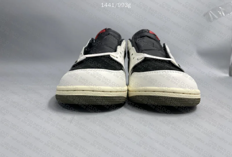 Travis Scott x Aj1 low olive 3