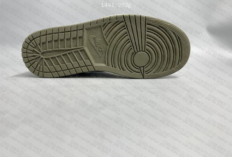 Travis Scott x Aj1 low olive 6
