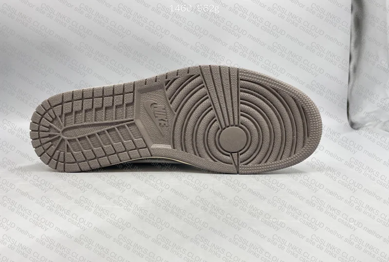 Travis Scott x Jordan 1 Low Reverse Mocha 6