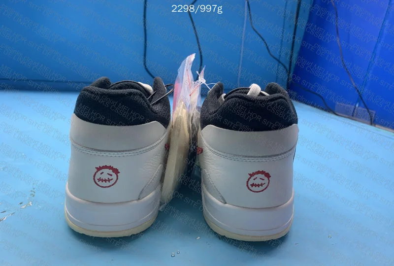 Travis Scott x Jordan Jumpman Jack TR "University Red" 3