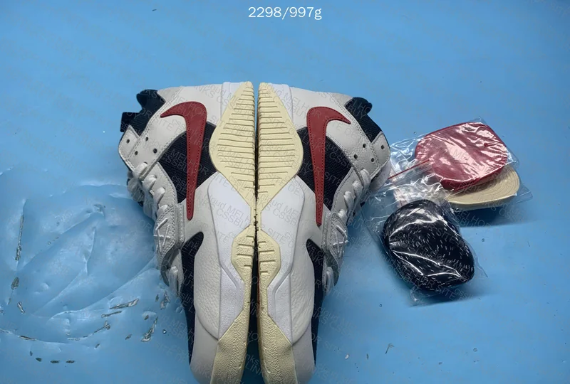 Travis Scott x Jordan Jumpman Jack TR "University Red" 7